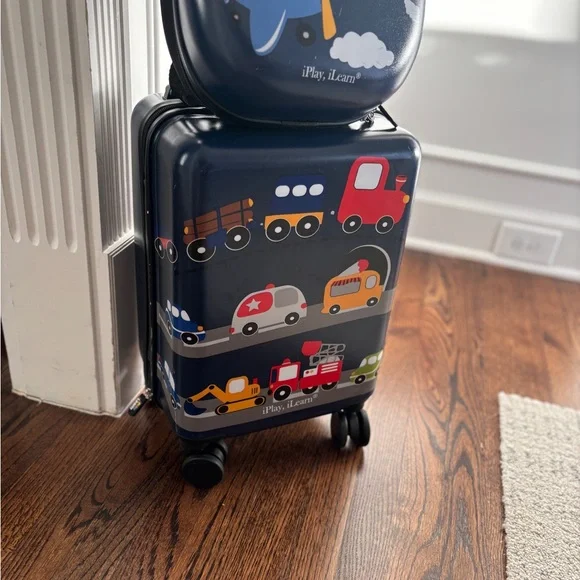 iPlay Kids Luggage/Carryon/Suitcase, 18" hard Set, Backpack, 4 Spinner Wheels - Picture 13 of 13